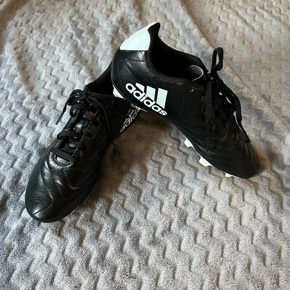 Youth Boys Soccer Cleats Size 3